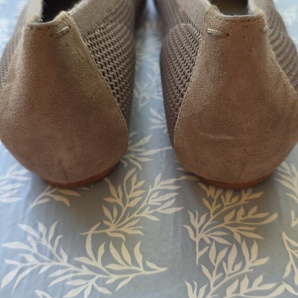 Eileen Fisher Sz 5.5 Taupe Ballet Flats with Woven Texture Lightweight Stretch - Picture 6 of 11